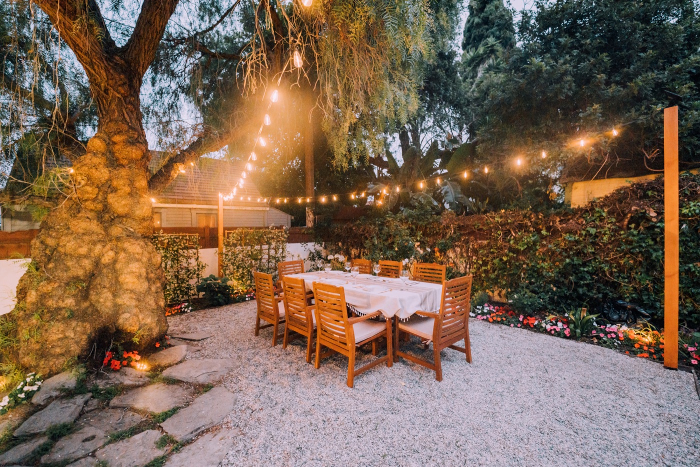 Vacation rental at dusk photographed by Streetshow