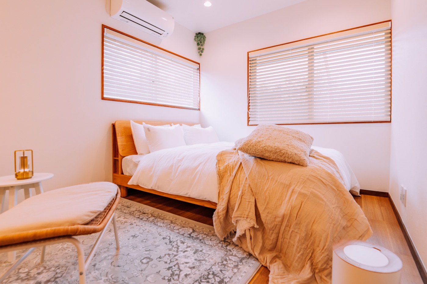 Vacation rental bedroom photographed by Streetshow